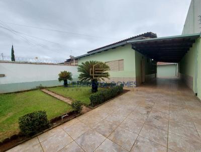 Casa para Venda, em Caldas Novas, bairro Estncia Itagua, 3 dormitrios, 1 banheiro, 1 sute, 2 vagas