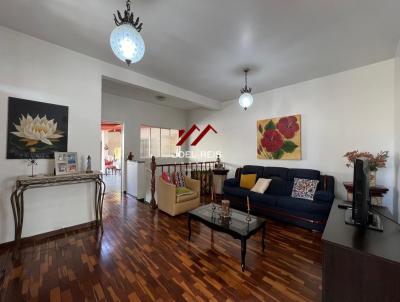 Casa para Venda, em Belo Horizonte, bairro Sagrada Famlia, 4 dormitrios, 2 banheiros, 2 vagas
