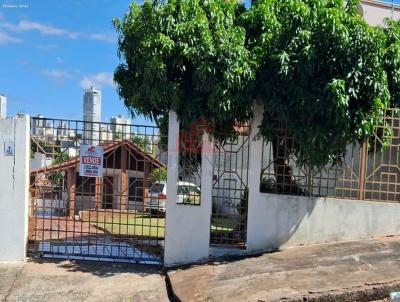 Casa para Venda, em Apucarana, bairro Vila Agari, 3 dormitrios, 1 banheiro, 1 vaga