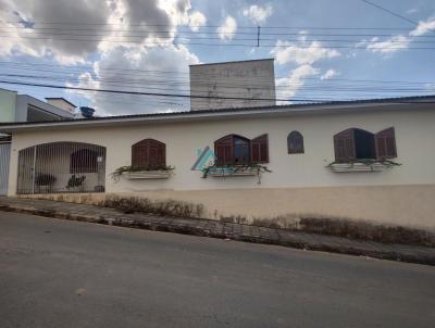 Casa para Venda, em Campo Belo, bairro Centro, 4 dormitrios, 1 banheiro, 1 sute, 3 vagas