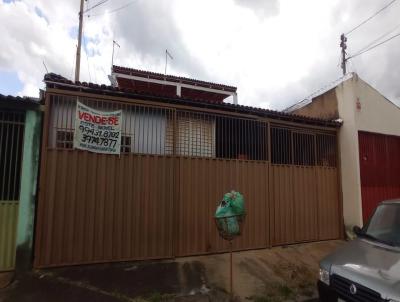 Casa para Venda, em RA XV Recanto das Emas, bairro Recanto das Emas, 3 dormitrios, 2 banheiros, 1 sute, 2 vagas