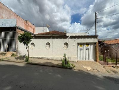 Casa para Venda, em Montes Claros, bairro So Jos, 3 dormitrios, 2 banheiros, 2 vagas