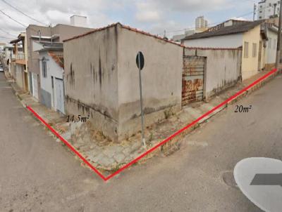 Casa para Venda, em Alfenas, bairro Centro, 2 dormitrios, 1 banheiro, 1 vaga