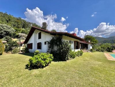 Casa em Condomnio para Venda, em Petrpolis, bairro Retiro, 4 dormitrios, 3 banheiros, 2 sutes, 4 vagas