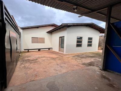 Casa para Venda, em Araras, bairro Conjunto Residencial Prefeito Warley Colombini, 2 dormitrios, 1 banheiro, 2 vagas