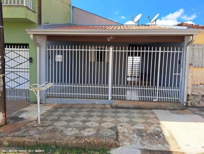 Casa para Venda, em Itapetininga, bairro Centro, 2 dormitrios, 1 banheiro, 2 vagas