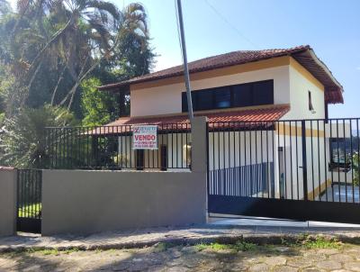 Casa para Venda, em Angra dos Reis, bairro Praia Grande, 4 dormitrios, 2 banheiros, 2 vagas