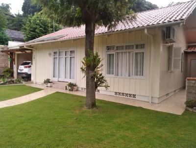 Casa para Venda, em Rio do Sul, bairro Eugenio Schneider, 3 dormitrios, 3 banheiros, 1 sute, 1 vaga