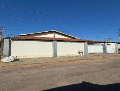 Casa para Venda, em Cceres, bairro Cohab Velha, 3 dormitrios, 2 banheiros, 1 sute, 2 vagas