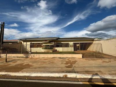 Casa para Venda, em Mandaguari, bairro Jardim Delgado, 3 dormitrios, 1 banheiro, 1 sute, 1 vaga