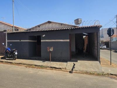 Casa para Venda, em Carmo do Paranaba, bairro BAIRRO PARANABA, 3 dormitrios, 2 banheiros, 1 sute, 1 vaga