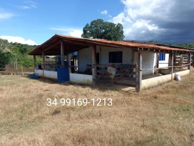 Fazenda para Venda, em Cascalho Rico, bairro Zona rural, 5 dormitrios, 4 banheiros, 1 sute, 4 vagas