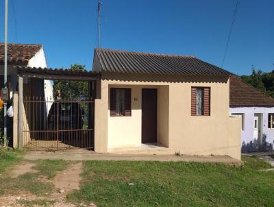 Casa para Locao, em Cangucu, bairro Bairro Izabel, 2 dormitrios, 1 banheiro, 1 vaga