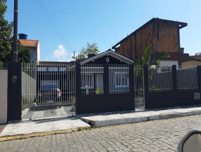 Casa para Venda, em Cambori, bairro Ldia Duarte, 2 dormitrios, 1 banheiro, 2 vagas