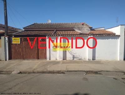 Casa para Venda, em Rio Claro, bairro Ajapi, 2 dormitrios, 1 banheiro, 2 vagas