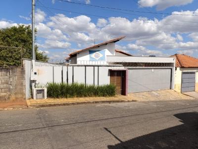 Casa para Venda, em Santo Antnio do Amparo, bairro Centro, 4 dormitrios, 3 banheiros, 1 sute, 2 vagas