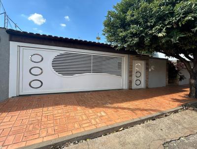 Casa para Venda, em Lins, bairro Residencial Morumbi, 3 dormitrios, 3 banheiros, 1 sute, 2 vagas