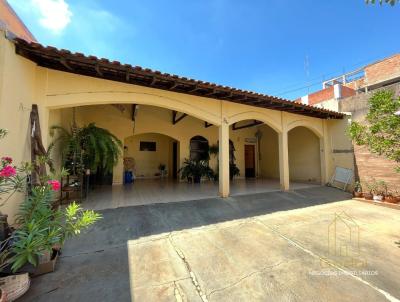 Casa para Venda, em Assis, bairro Vila Nova Santana, 4 dormitrios, 3 banheiros, 1 sute, 3 vagas