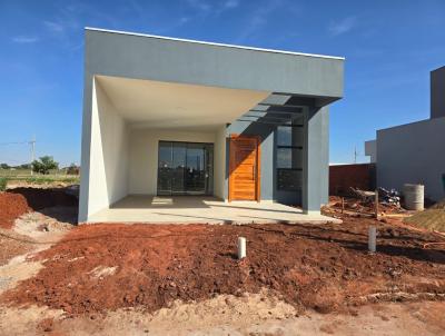 Casa para Venda, em Cianorte, bairro Residencial Santa Helena, 3 dormitrios, 1 banheiro, 1 sute, 1 vaga