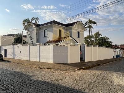 Casa para Venda, em Mococa, bairro Centro, 4 dormitrios, 2 banheiros, 6 vagas