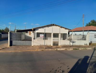 Casa para Locao, em Cceres, bairro Jardim Celeste, 3 dormitrios, 1 banheiro, 1 vaga