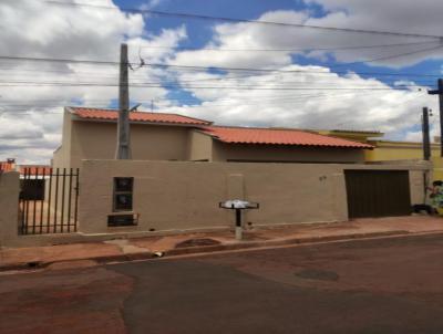 Casa para Venda, em Ourinhos, bairro Jardim das Paineiras, 2 dormitrios, 1 banheiro, 1 vaga