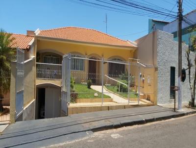 Casa para Venda, em Ourinhos, bairro Jardim Ouro Verde, 5 dormitrios, 4 banheiros, 2 sutes