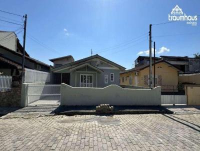 Casa para Venda, em Blumenau, bairro Garcia, 4 dormitrios, 2 banheiros