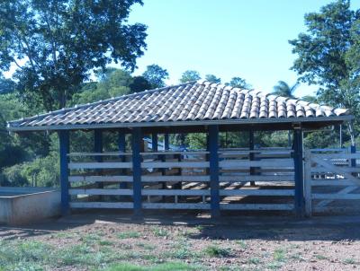 Fazenda para Venda, em Jequitib, bairro Centro, 3 dormitrios, 1 banheiro, 2 sutes