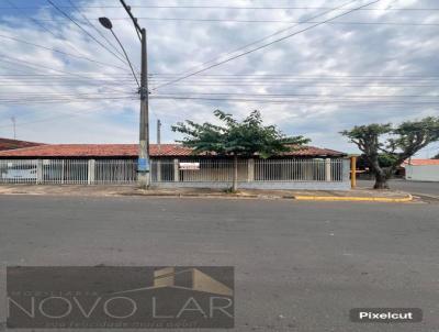 Casa para Venda, em Adamantina, bairro Vila Jardim, 3 dormitrios, 2 banheiros, 2 vagas