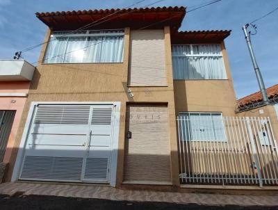 Casa para Venda, em Alfenas, bairro Centro, 3 dormitrios, 3 banheiros, 1 sute, 1 vaga