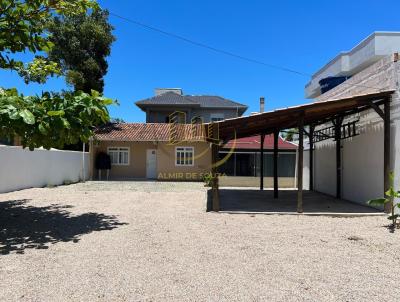 Casa para Temporada, em Bombinhas, bairro Mariscal, 3 dormitrios, 2 banheiros, 3 vagas