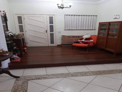 Apartamento para Venda, em Leopoldina, bairro Centro, 4 dormitrios, 2 banheiros, 1 sute