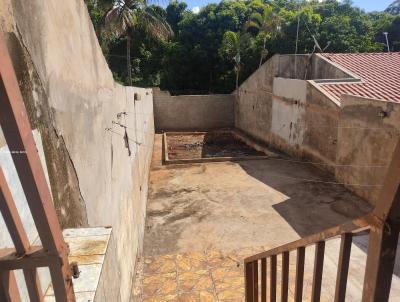 Casa para Venda, em Londrina, bairro Jardim Vale Cambezinho, 3 dormitrios, 1 banheiro, 2 vagas