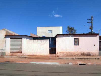 Casa para Venda, em Santo Antnio da Platina, bairro APARECIDINHO 3, 2 dormitrios, 1 banheiro, 1 vaga