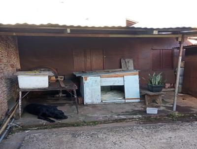 Casa para Venda, em Santana do Livramento, bairro Centro, 2 dormitrios, 1 banheiro, 1 vaga