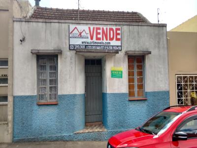 Casa para Venda, em Canguu, bairro Centro, 4 dormitrios, 2 banheiros