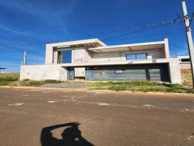 Casa para Venda, em Apucarana, bairro Residencial Cazarin, 3 dormitrios, 4 banheiros, 1 sute, 4 vagas