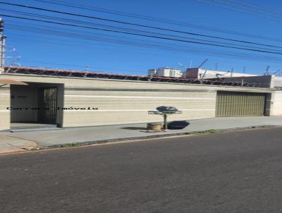 Casa para Locao, em Uberlndia, bairro Centro, 1 dormitrio, 2 banheiros, 1 vaga