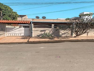 Casa para Venda, em Sumar, bairro Conjunto Habitacional Angelo Tomazin, 3 dormitrios, 1 banheiro, 2 vagas