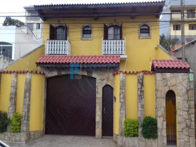 Casa para Venda, em Aruj, bairro Jardim Rinco, 3 dormitrios, 4 banheiros, 1 sute, 6 vagas