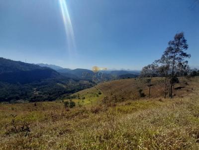 Stio para Venda, em Terespolis, bairro Cruzeiro, 6 dormitrios, 4 banheiros, 5 vagas