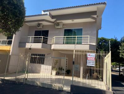 Casa para Venda, em Umuarama, bairro Zona III, 3 dormitrios, 3 banheiros, 1 sute, 1 vaga