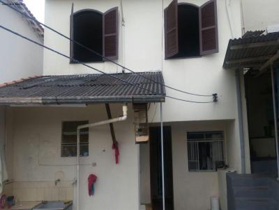 Casa para Venda, em So Loureno, bairro Centro, 2 dormitrios, 1 banheiro, 1 sute