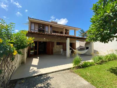 Casa para Locao, em Bombinhas, bairro Mariscal, 3 dormitrios, 1 banheiro, 1 sute, 3 vagas