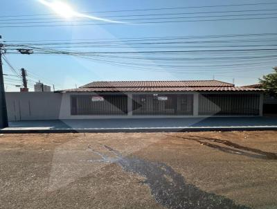 Casa para Venda, em Rio Verde, bairro Parque Bandeirante, 3 dormitrios, 2 banheiros, 1 sute, 3 vagas