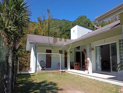 Casa para Temporada, em Bombinhas, bairro Canto Grande, 4 dormitrios, 4 banheiros, 4 sutes, 6 vagas