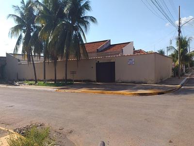 Casa para Venda, em Cceres, bairro Jardim Celeste, 3 dormitrios, 3 banheiros, 1 sute, 1 vaga