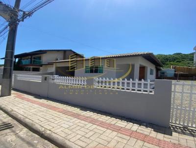 Casa para Temporada, em Bombinhas, bairro Bombas, 3 dormitrios, 2 banheiros, 1 sute, 2 vagas