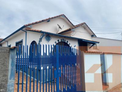 Casa para Locao, em Cachoeira Paulista, bairro CENTRO, 3 dormitrios, 2 banheiros, 4 vagas